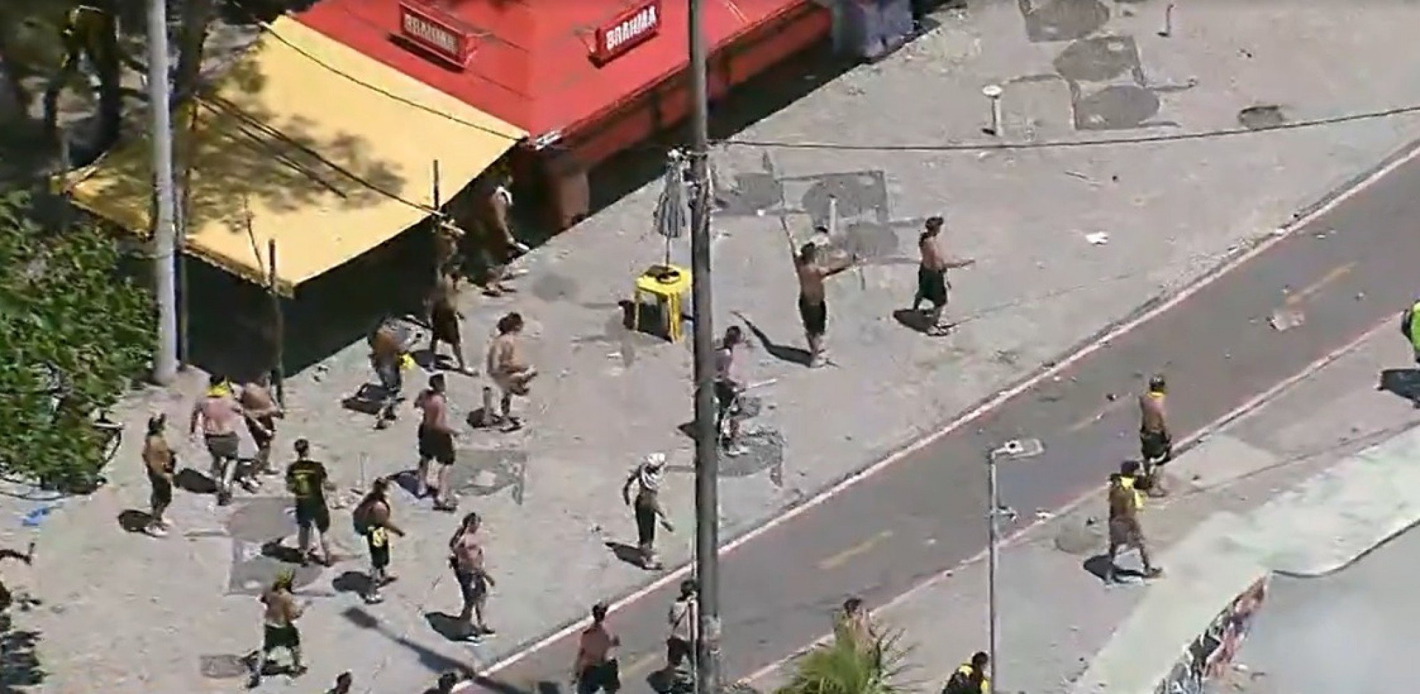 Mais de 200 torcedores do Peñarol são presos no Rio de Janeiro