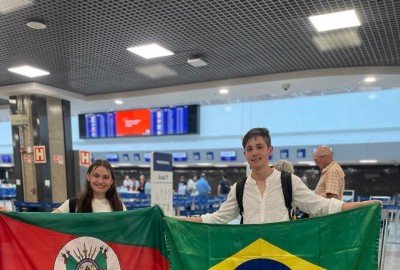 Julien Mulligan e Eduardo Rigo no Aeroporto Salgado Filho, rumo aos Estados Unidos | abc+