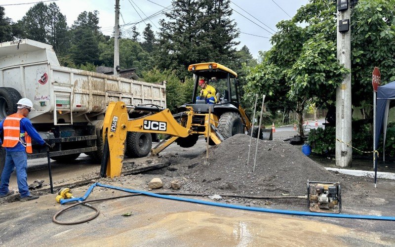 Corsan realiza obras no bairro Planalto para ampliar rede de esgoto de Gramado