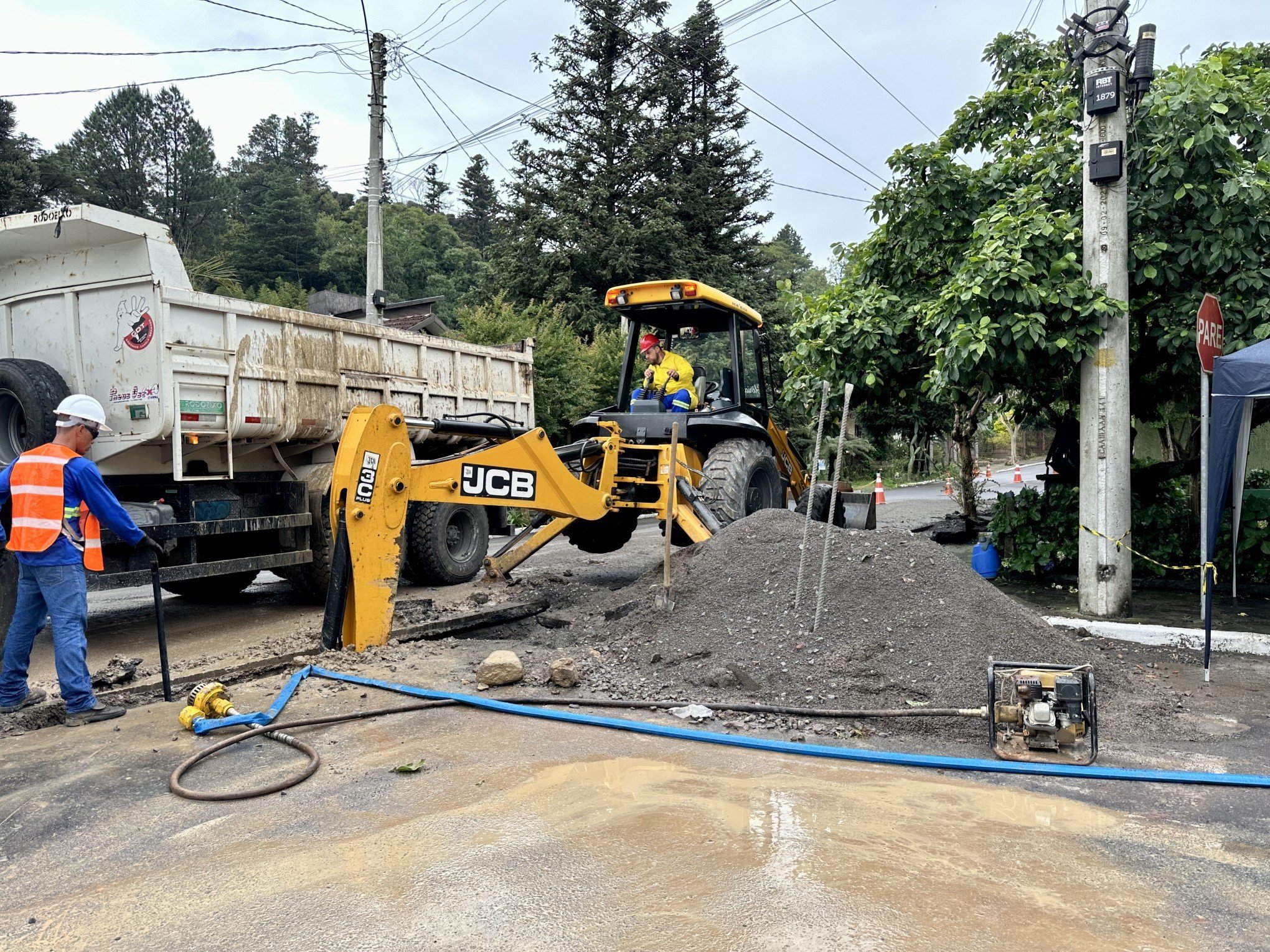 Iniciam as obras para construção de mais dez quilômetros de rede de esgoto em Gramado