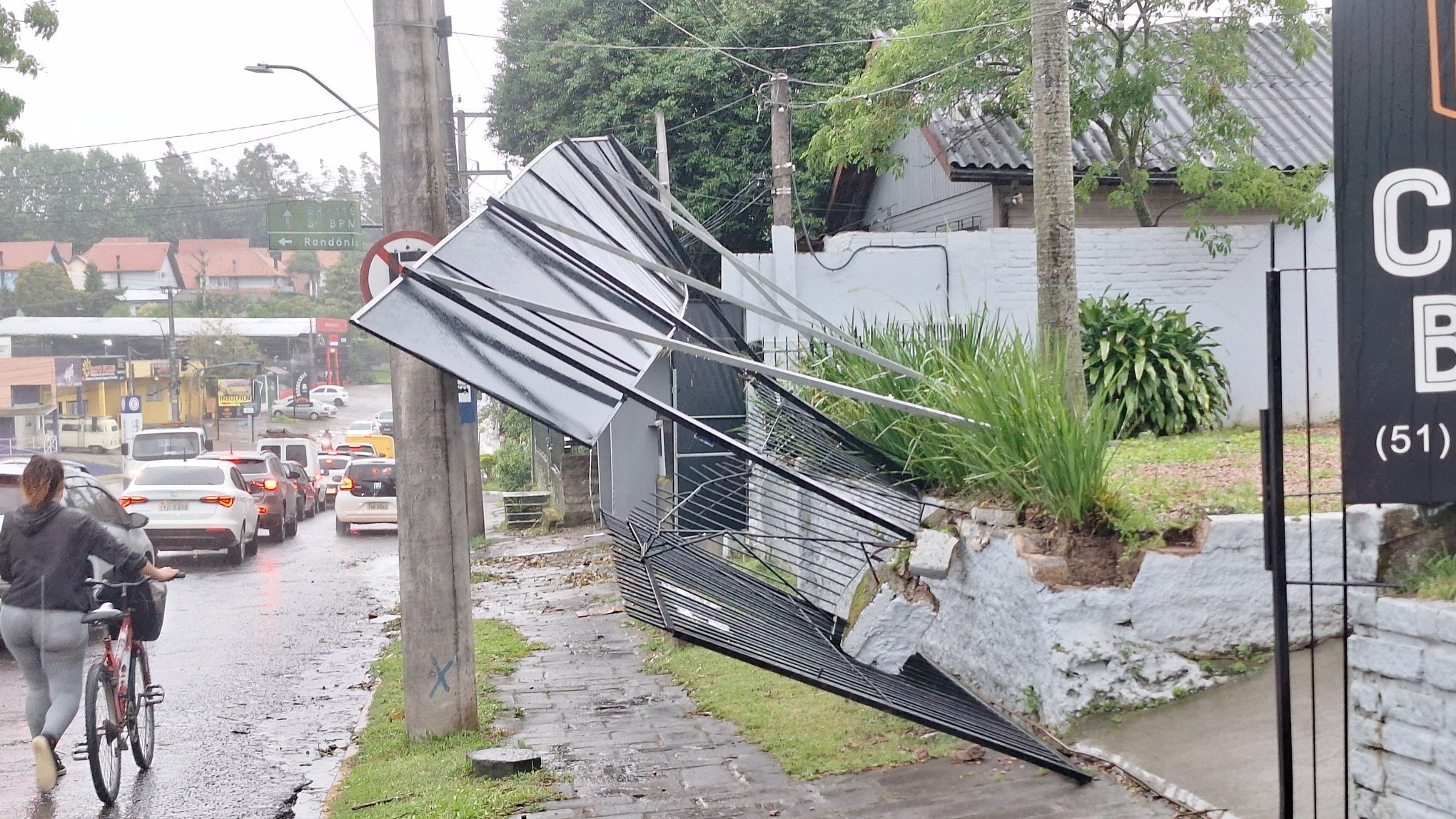 FOTOS: Tempestade deixa estragos em Novo Hamburgo