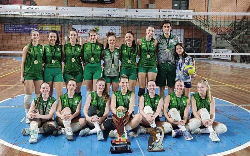 Equipe feminina é tricampeã no Municipal de Vôlei | abc+