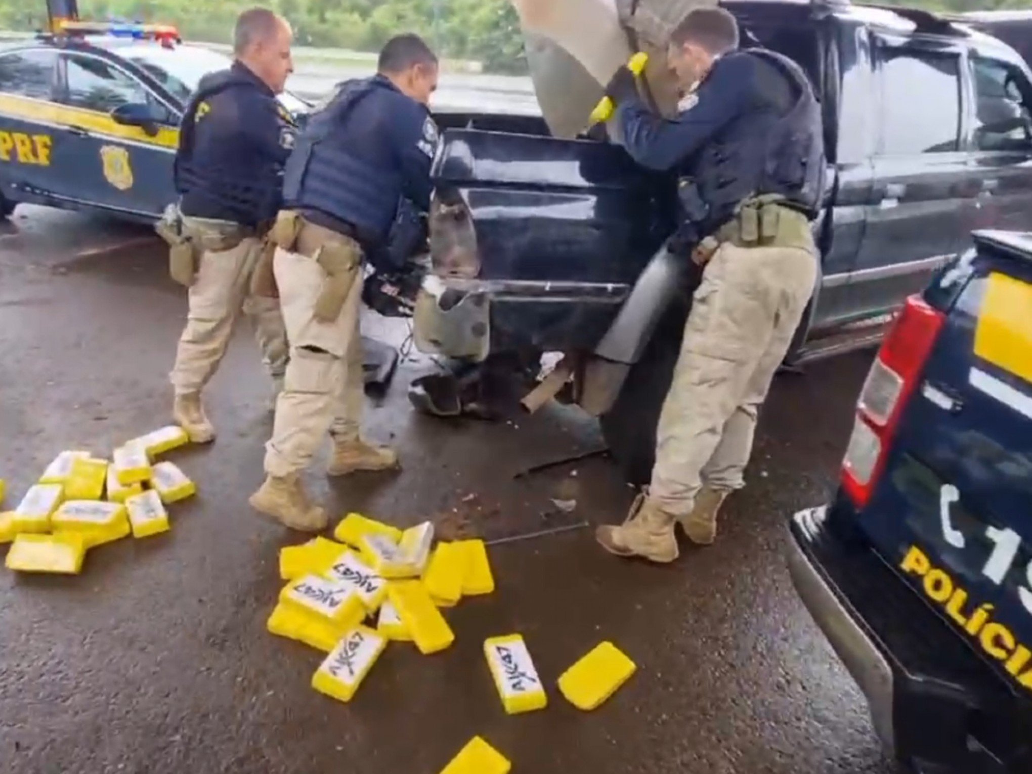 VÍDEO: PRF impede chegada de 100 quilos de cocaína à Região Metropolitana de Porto Alegre