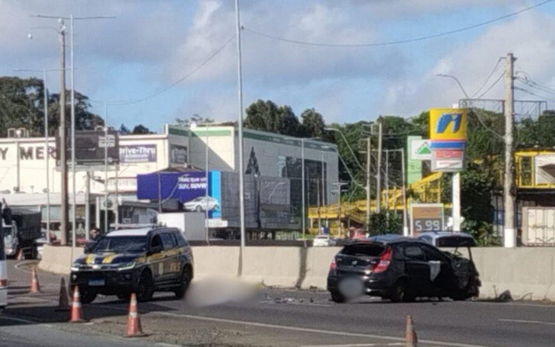 Motorista é arremessado do veículo e morre em São Leopoldo