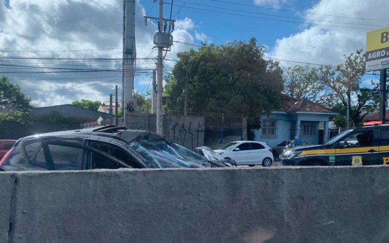 Motorista é arremessado do veículo e morre em São Leopoldo
