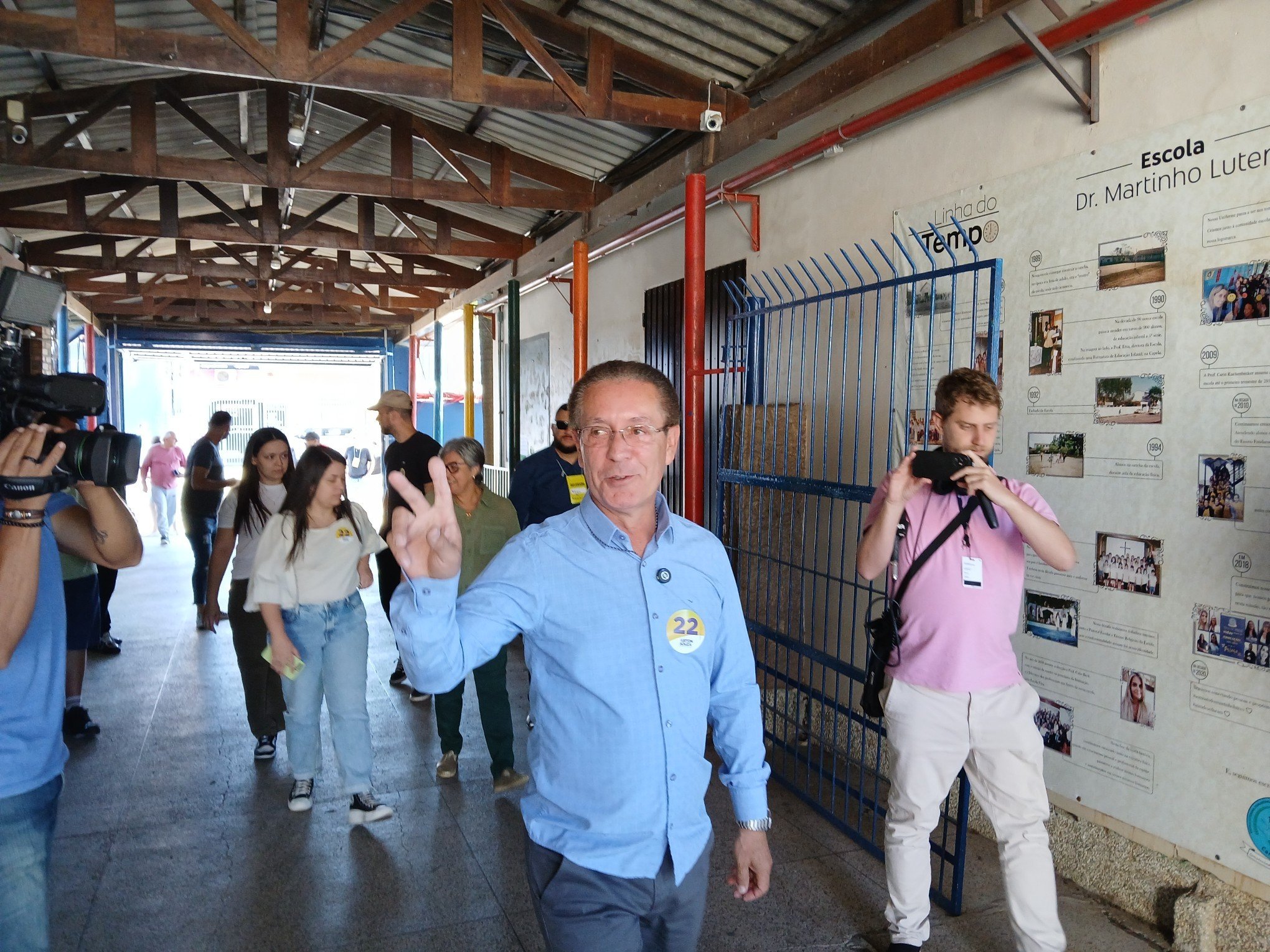 ELEIÇÕES: Candidato Airton Souza vota em Canoas