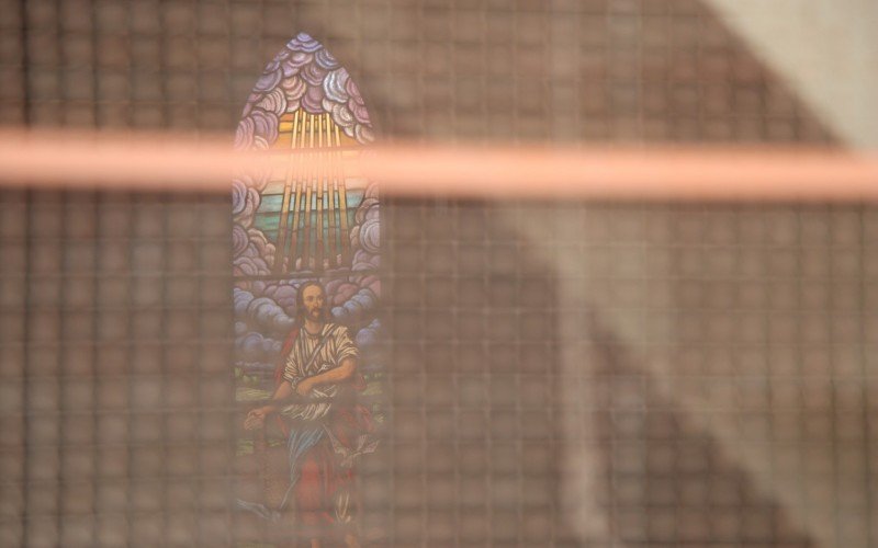 Vitral visto pelo lado de fora da Igreja