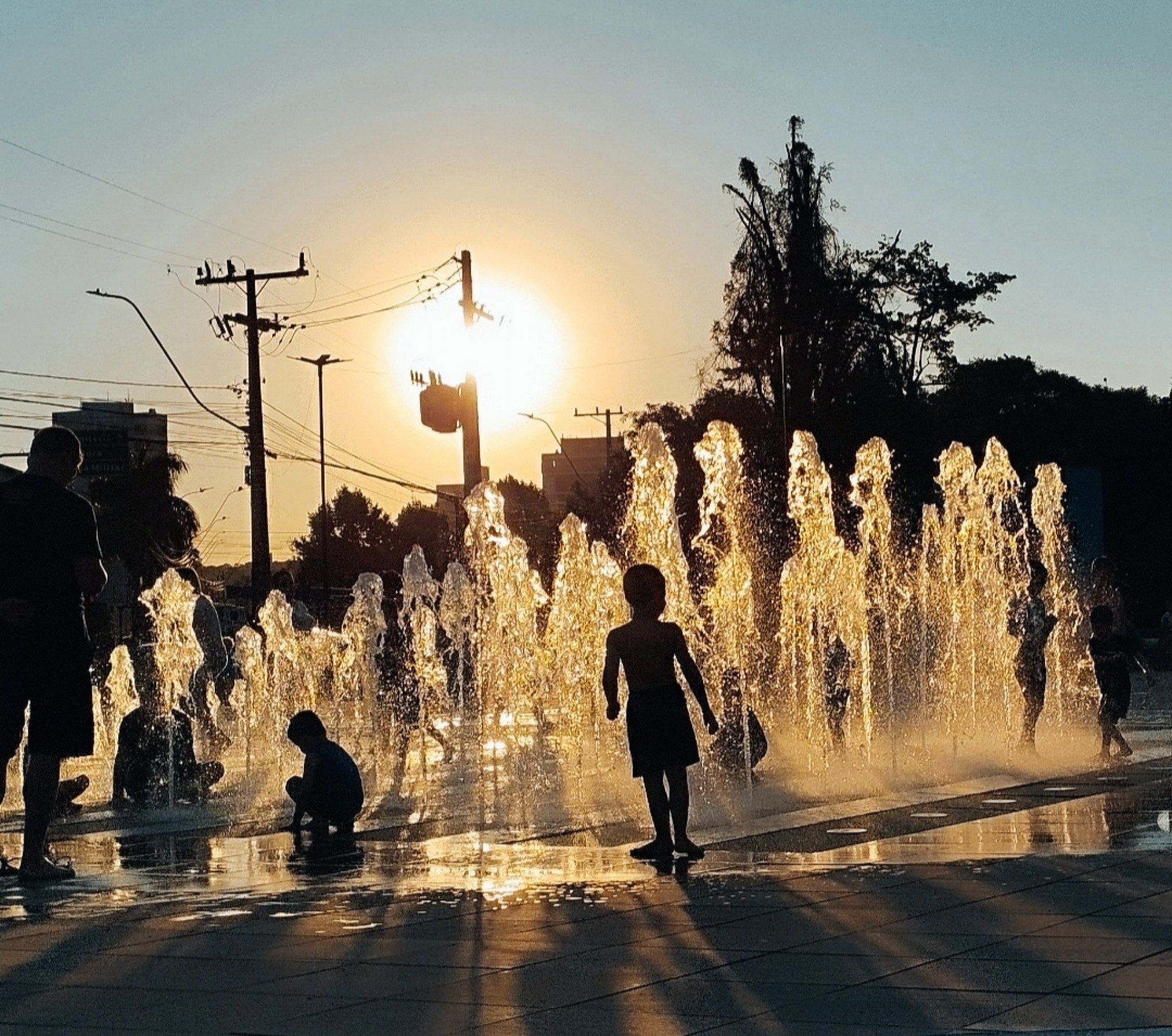 "Sensação térmica de até 50°C": Onda de calor atinge pico extremo neste semana; confira regiões mais castigadas