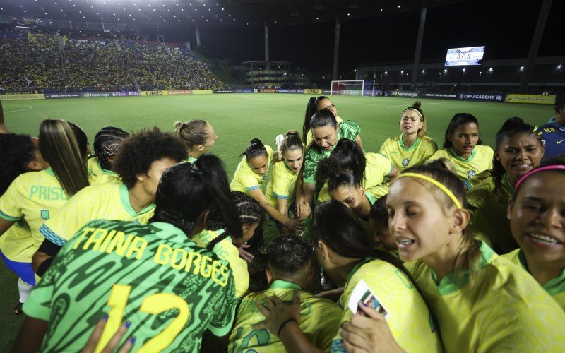 Seleção brasileira feminina ganha posições no ranking da Fifa | abc+