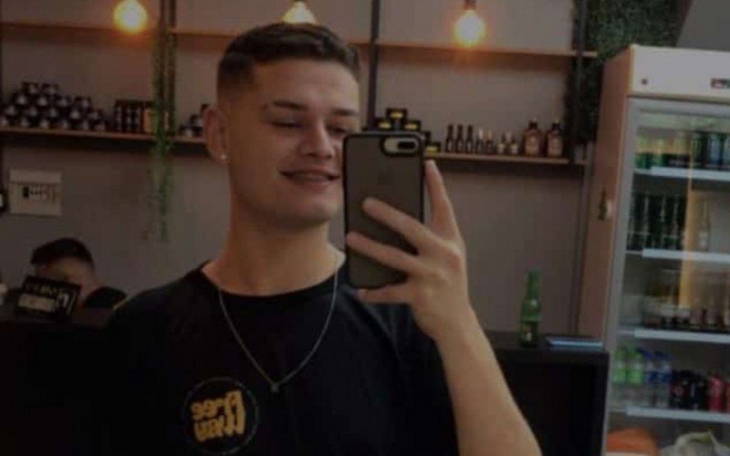 Richard Luiz da Silva, de 21 anos, foi sepultado nesta segunda-feira no município do Vale do Sinos | abc+