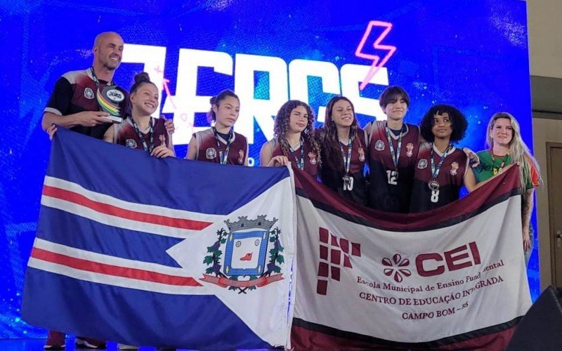 Equipe feminina do CEI Campo Bom ficou com a medalha de bronze no basquete