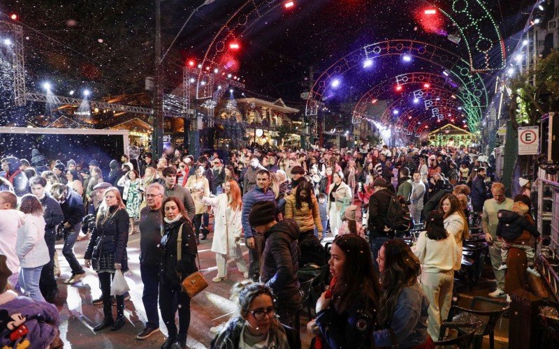 Movimento aumentou na área central com realização do Grande Desfile