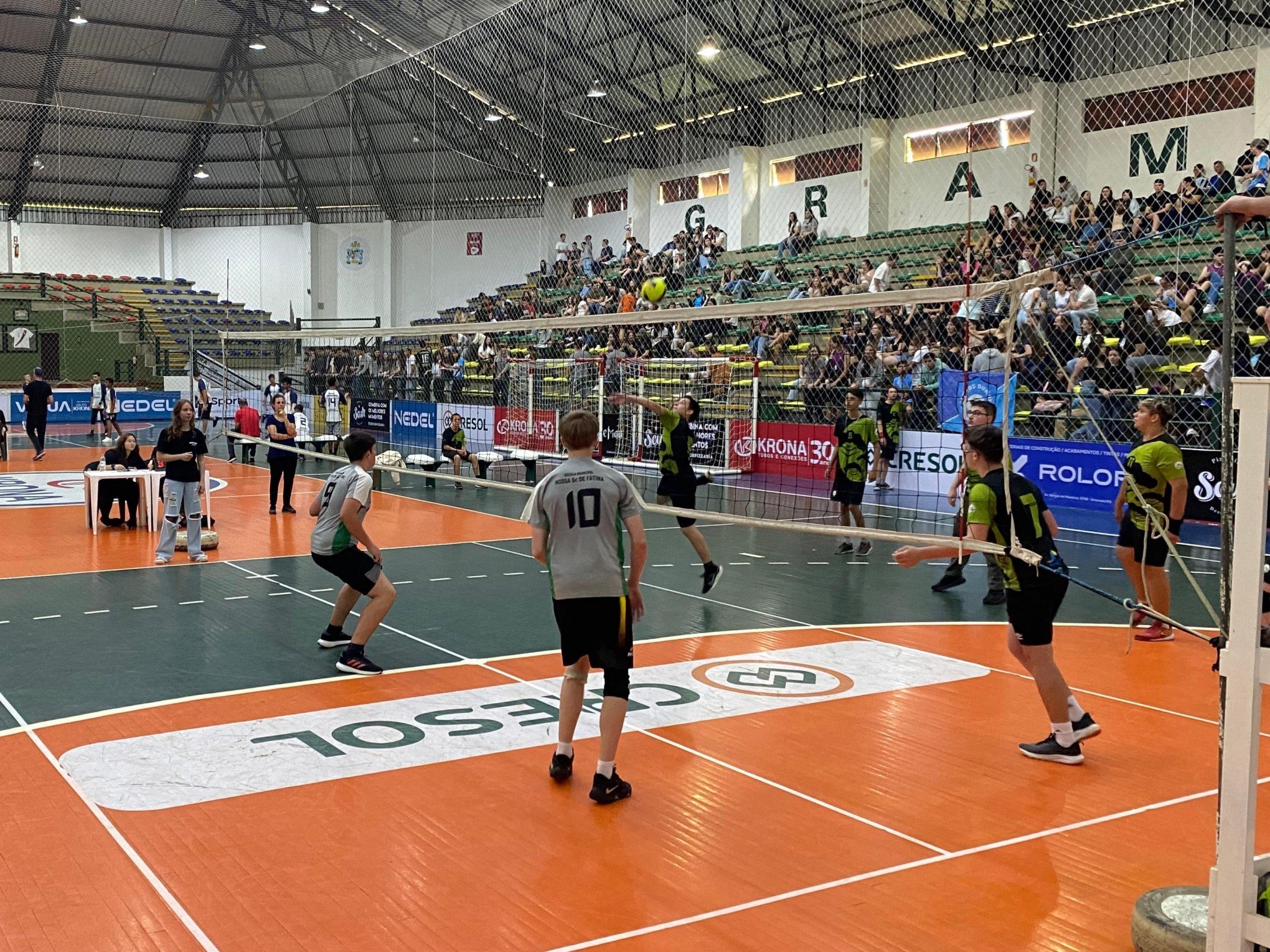 Perinão recebe jogos escolares de vôlei; confira programação