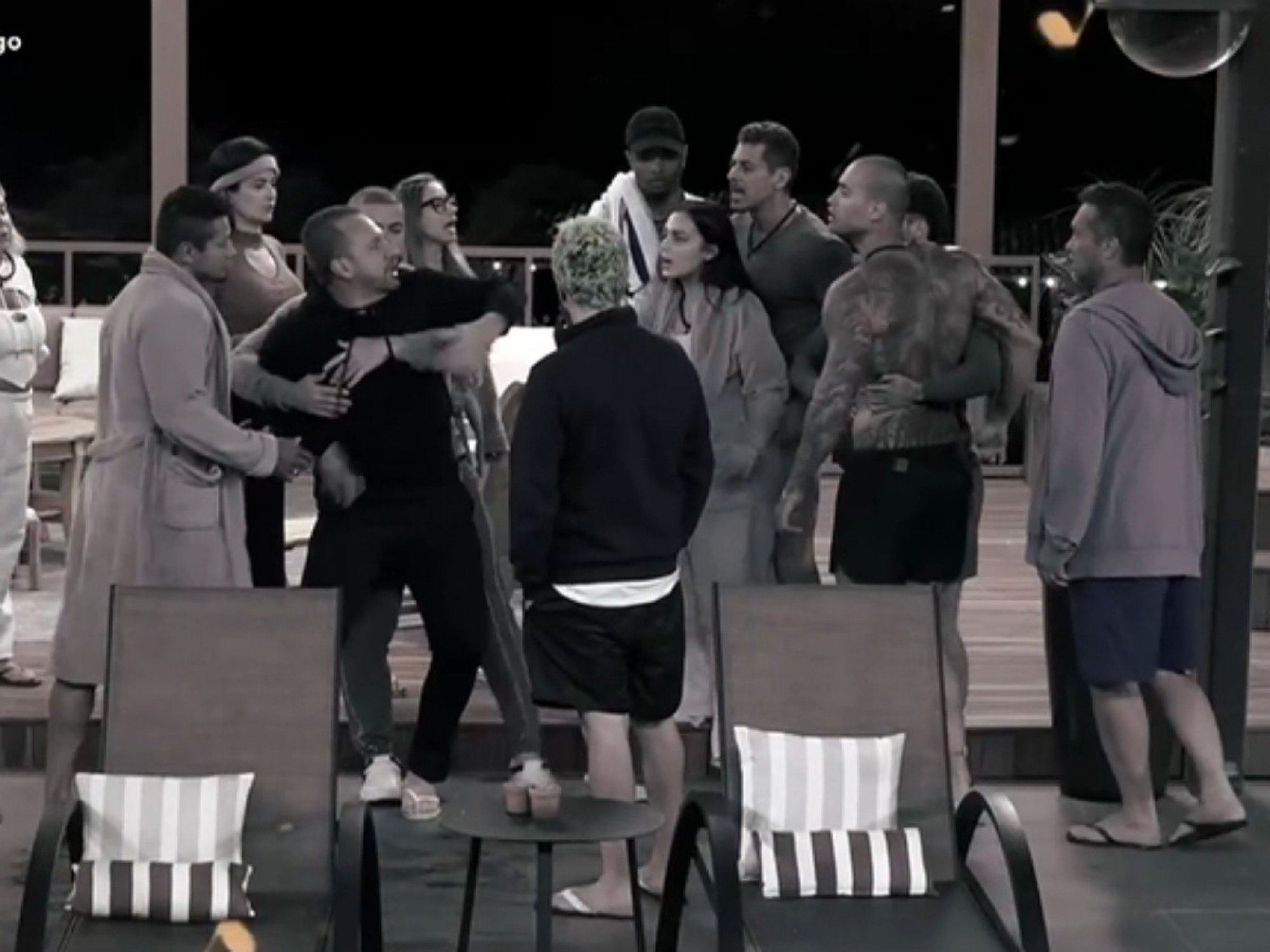 A FAZENDA 16: Sacha cometeu agressão? Produção do reality toma decisão e equipe do peão se pronuncia