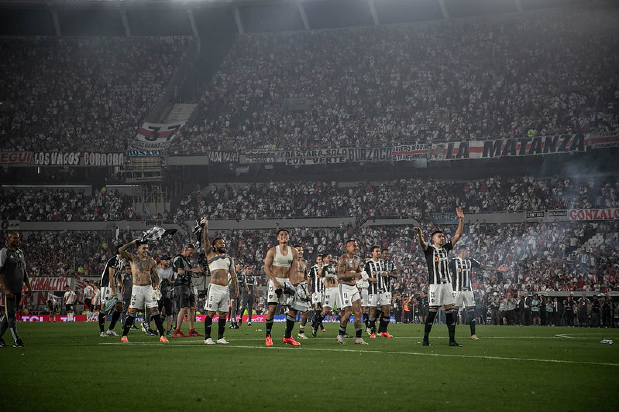 Atlético-MG segura pressão do River Plate e é primeiro finalista da Copa Libertadores