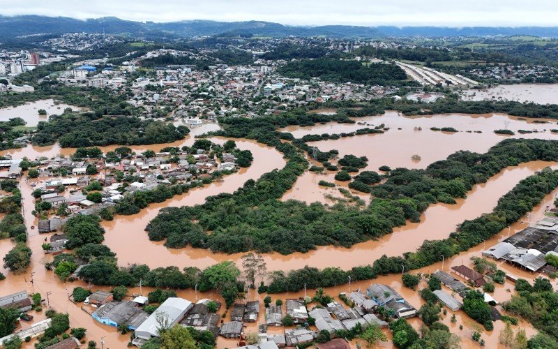 Isenção do IPTU deve beneficiar mais de 900 imóveis afetados pela enchente em cidade da região