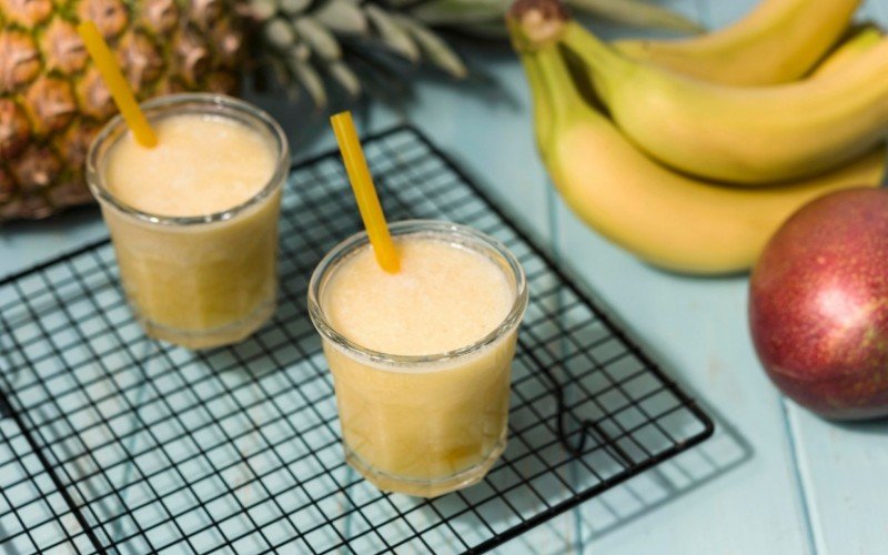 Suco de maçã e abacaxi é delicioso e cheio de vitaminas | abc+