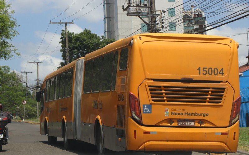 Motoristas da Visac fazem paralisação por falta de pagamento, o que já afeta os usuários | abc+