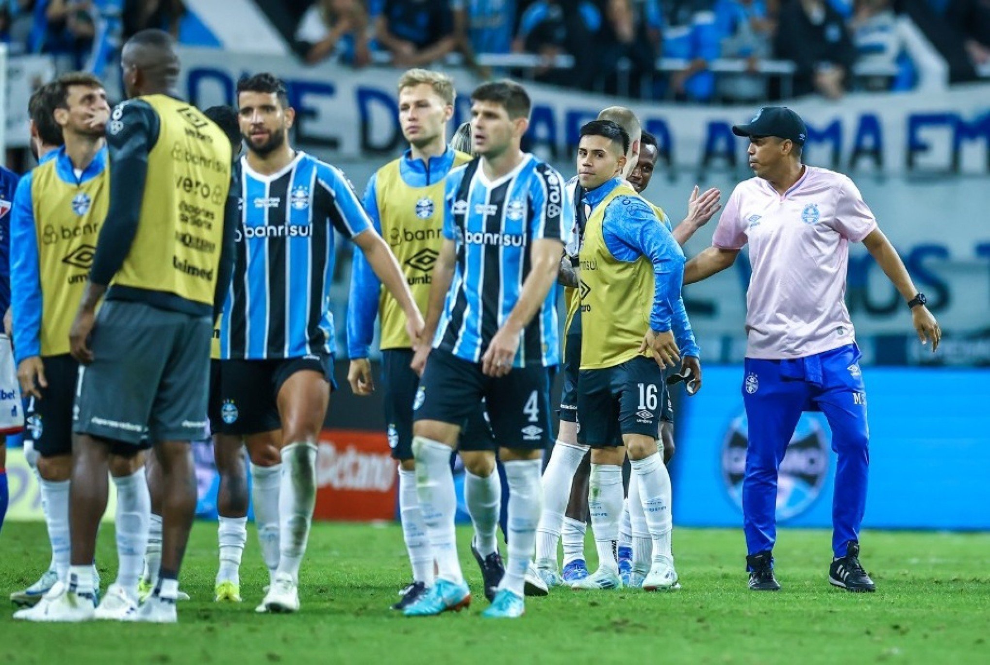 Kannemann segue como dúvida no Grêmio para confronto decisivo contra o rebaixamento