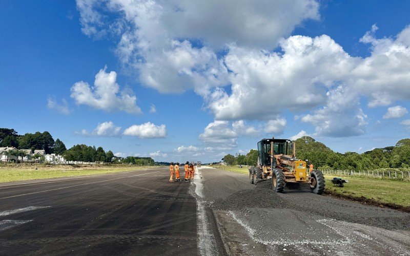 Iniciam as obras de alargamento da pista do aeroporto de Canela