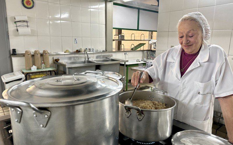 Alimentos são preparados todos os dias