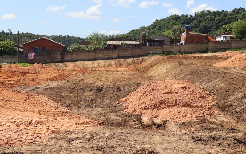 Terreno abrigará 50 casas pré-fabricadas