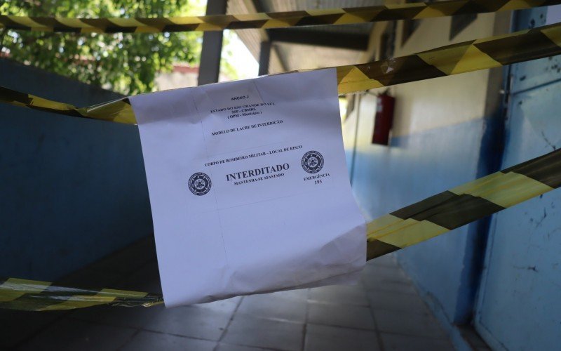 Salas de aula foram interditadas por risco estrutural