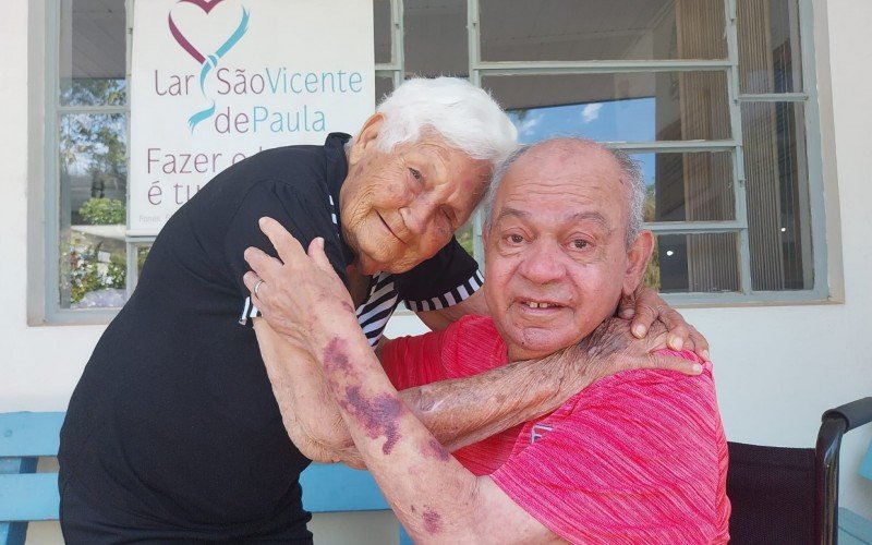   Orfilina Gonçalves Machado, 92 anos, foi babá de  José Ademar Marques, 71, na infância | abc+