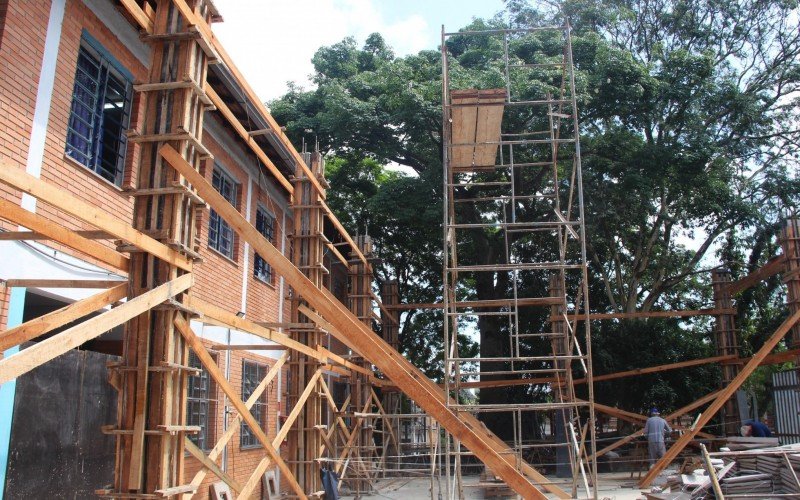 Obra na Escola Leopoldo Pretry tem investimento de R$ 322,5 mil. | abc+