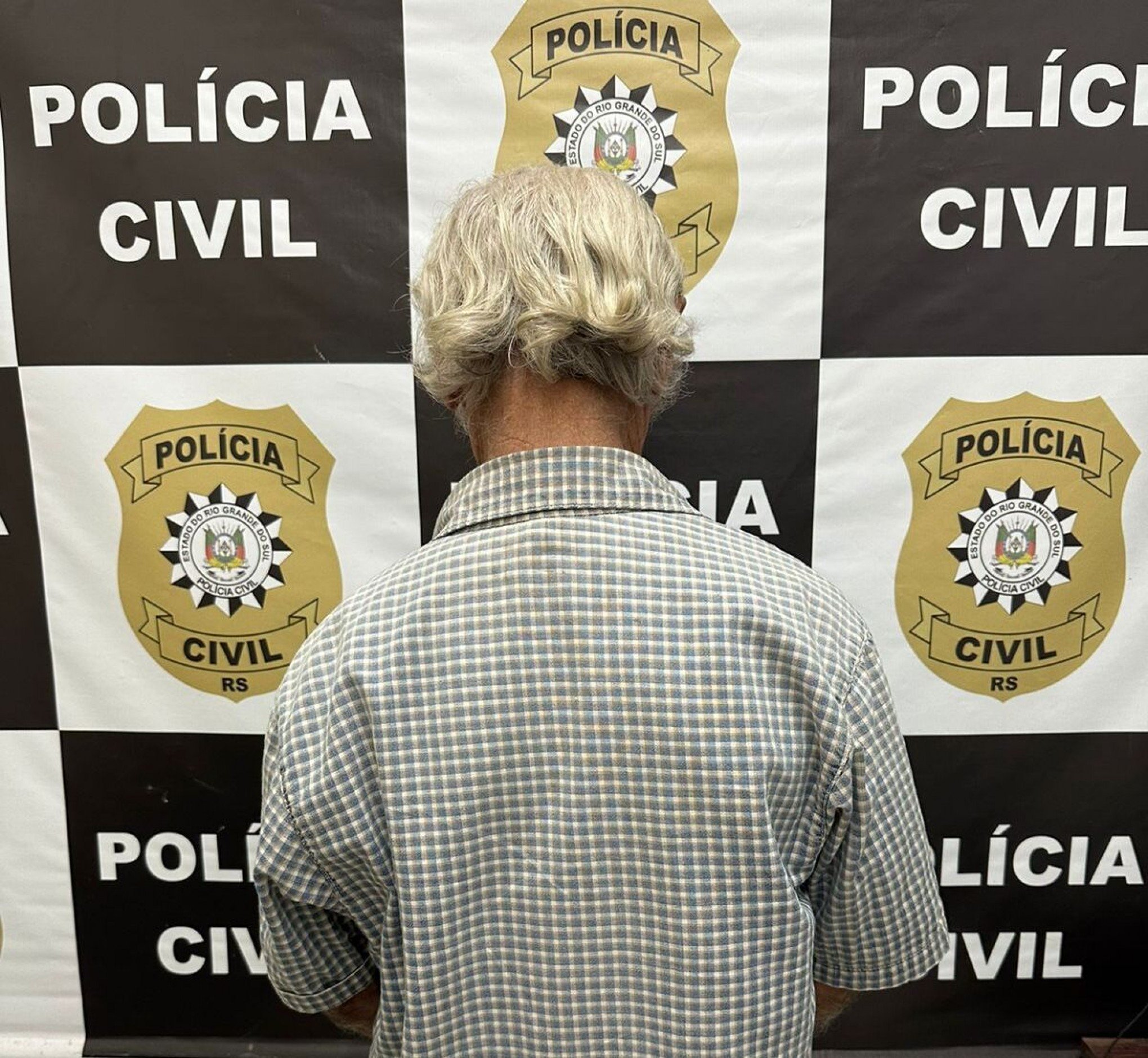 Vizinho é preso por assediar criança de 8 anos que brincava na rua de casa em Taquara