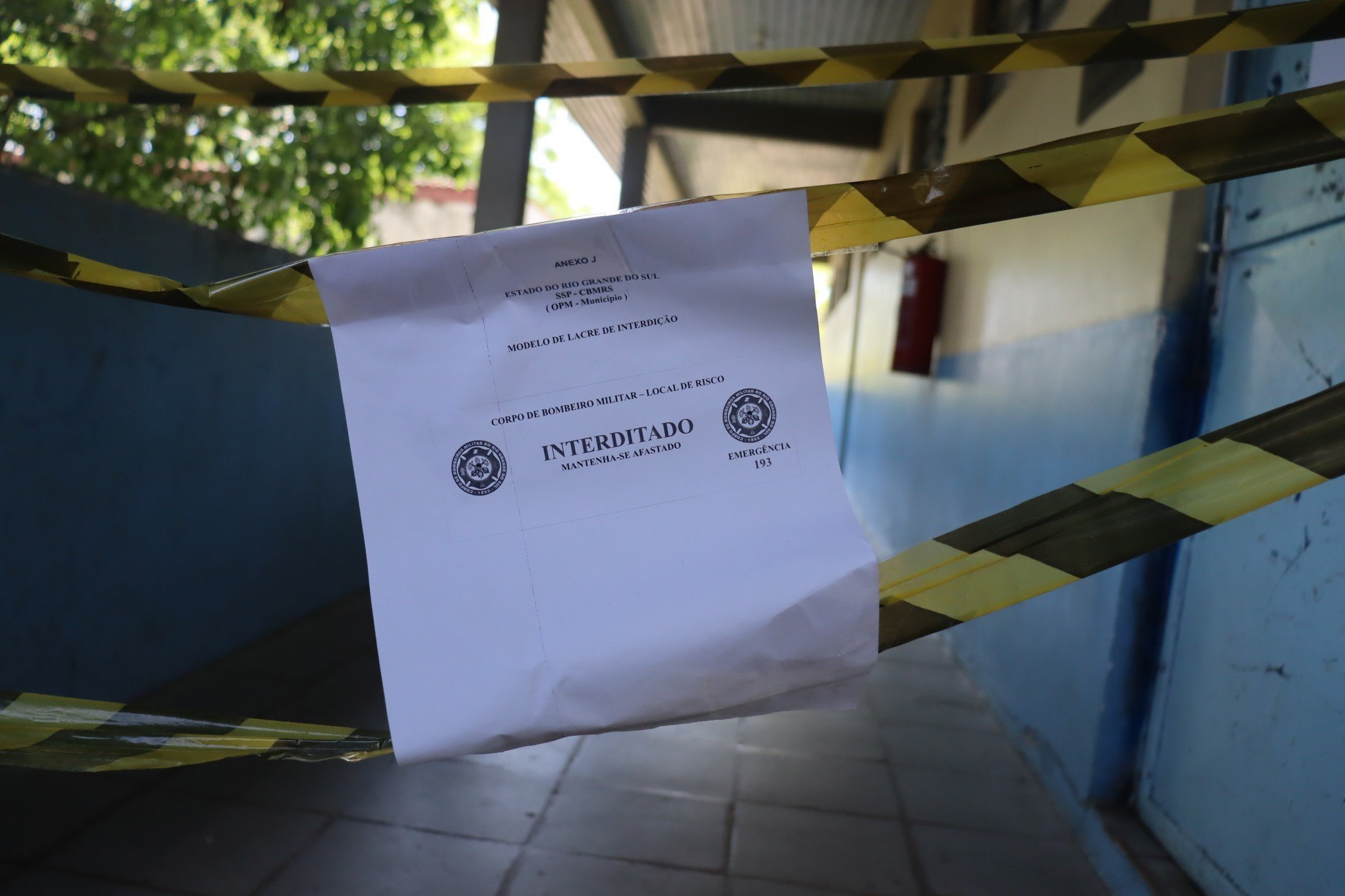 Escola tem salas de aula interditadas devido a risco de desabamento em Portão; entenda