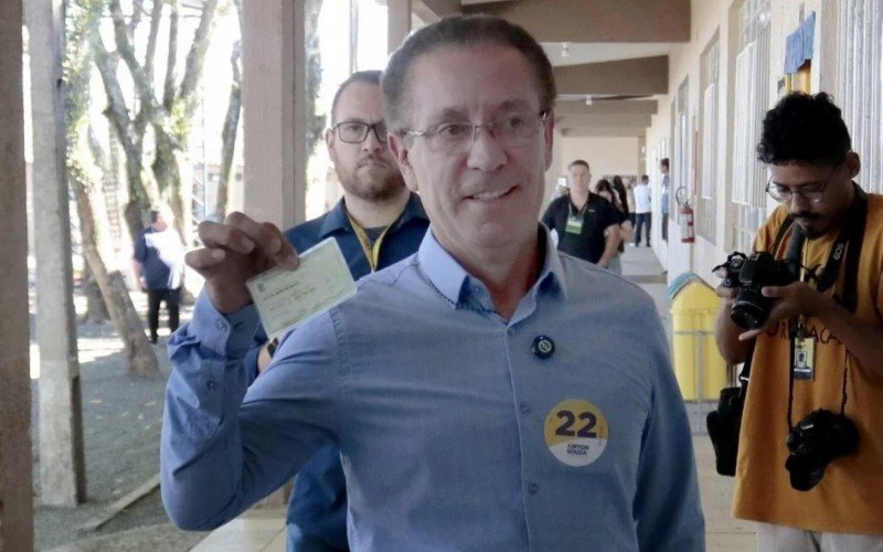 Airton Souza venceu o segundo turno da disputa pela Prefeitura de Canoas