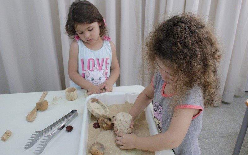 O silêncio predomina no ambiente, assim como a atenção a cada detalhe | abc+