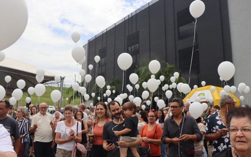 Soltura de balões homenageou aqueles que já partiram | abc+