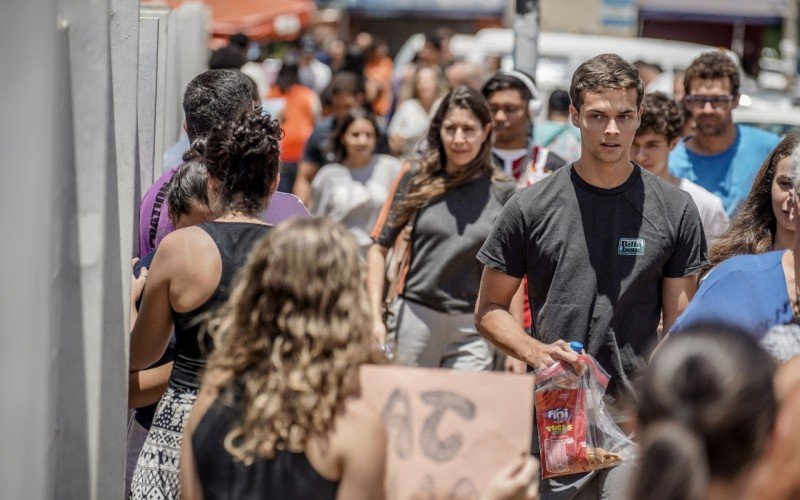 Portões abrem 13h30 neste domingo (3) para estudantes que irão fazer o Enem | abc+