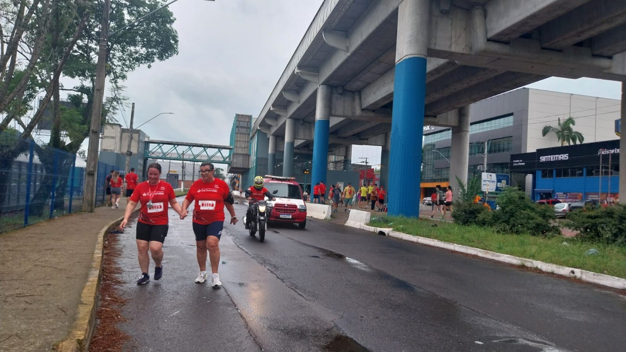 Mais de 1,2 mil pessoas participam do Circuito de Corridas Santander