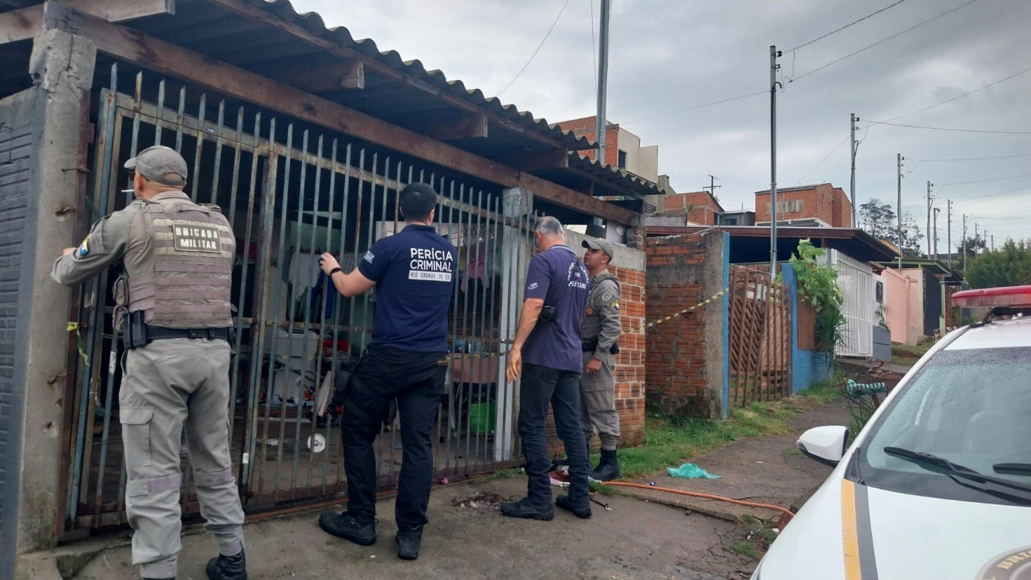 Homem joga gasolina na esposa, filhos e neta antes de incendiar casa em Novo Hamburgo