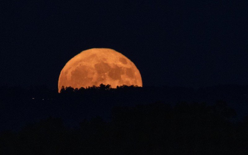 Superlua de agosto de 2024 foi fotografada ao redor do mundo | abc+