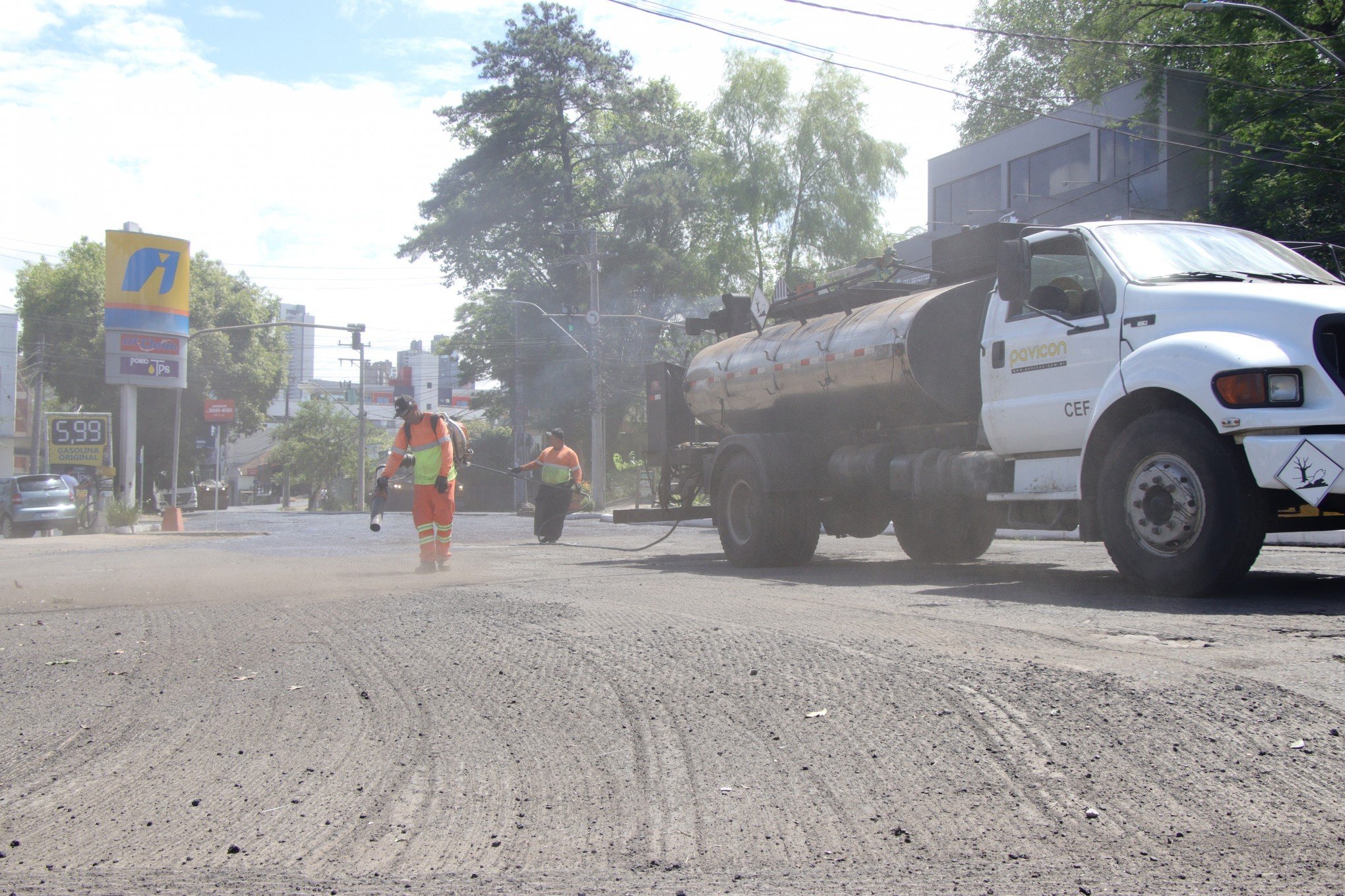 Recapeamento da Rua Bento Gonçalves é concluído antes do prazo