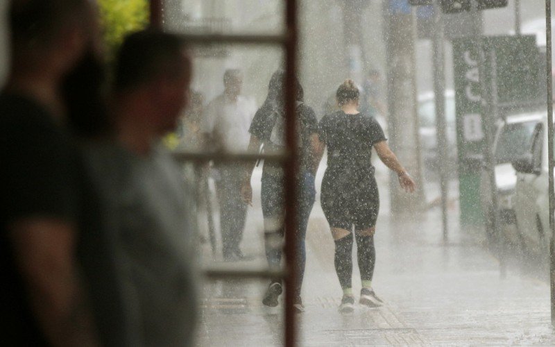 Segundo o Eclima, os prognósticos indicam chance de chuva forte a torrencial característica do período de verão