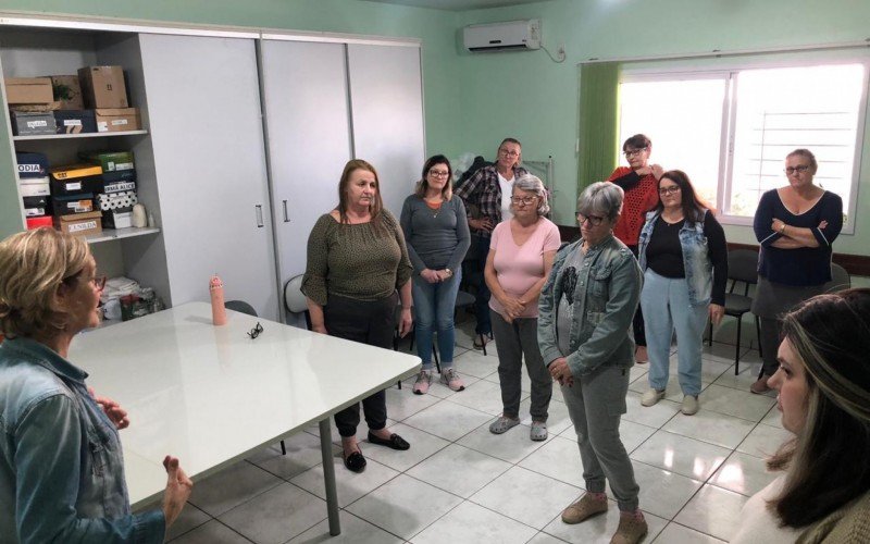 Participantes receberam instruções para a prática de ioga | abc+