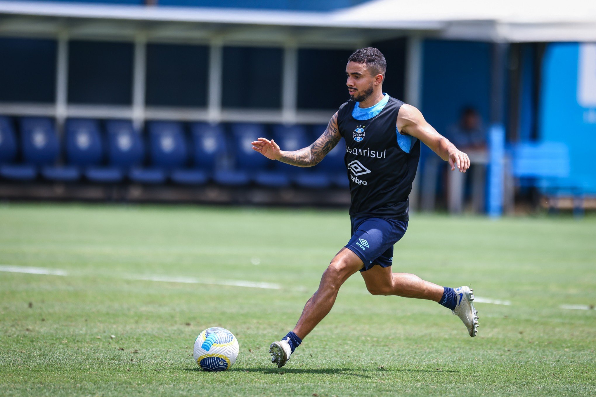 STJD libera e lateral do Grêmio estará disponível contra o Palmeiras