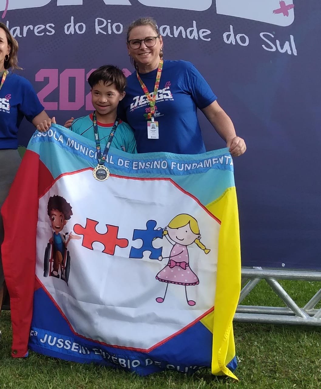 Alunos de escola especial do Litoral Norte comemoram medalhas de ouro e prata