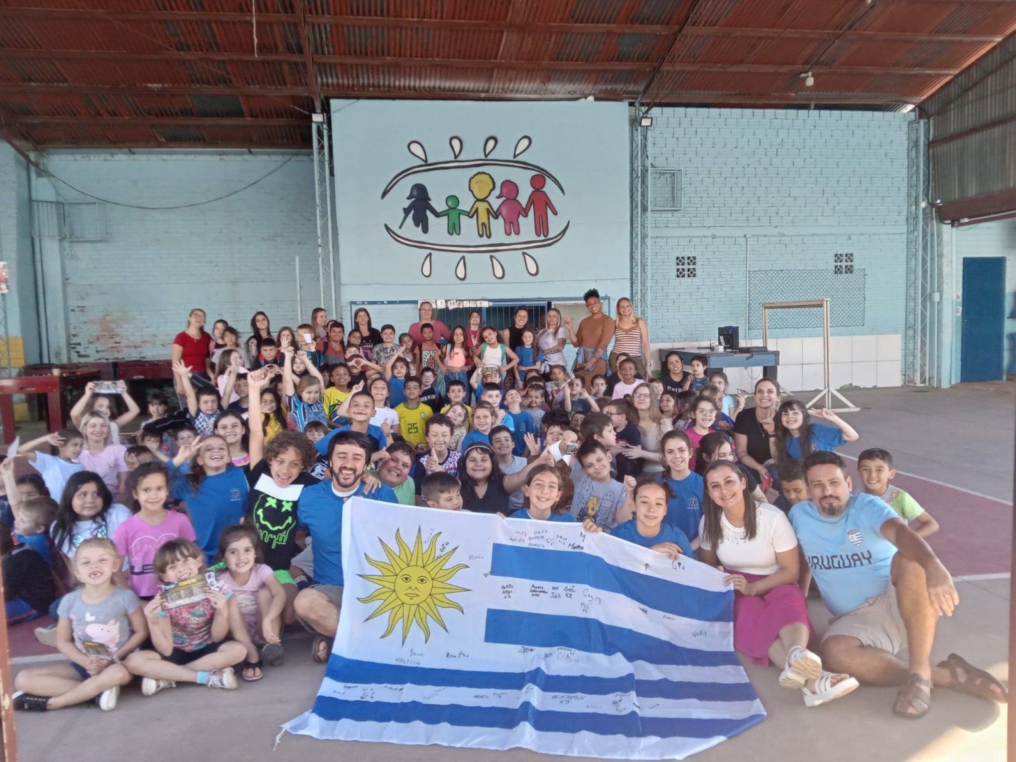 Intercâmbio cultural aproxima alunos na Emeb Samuel Dietschi