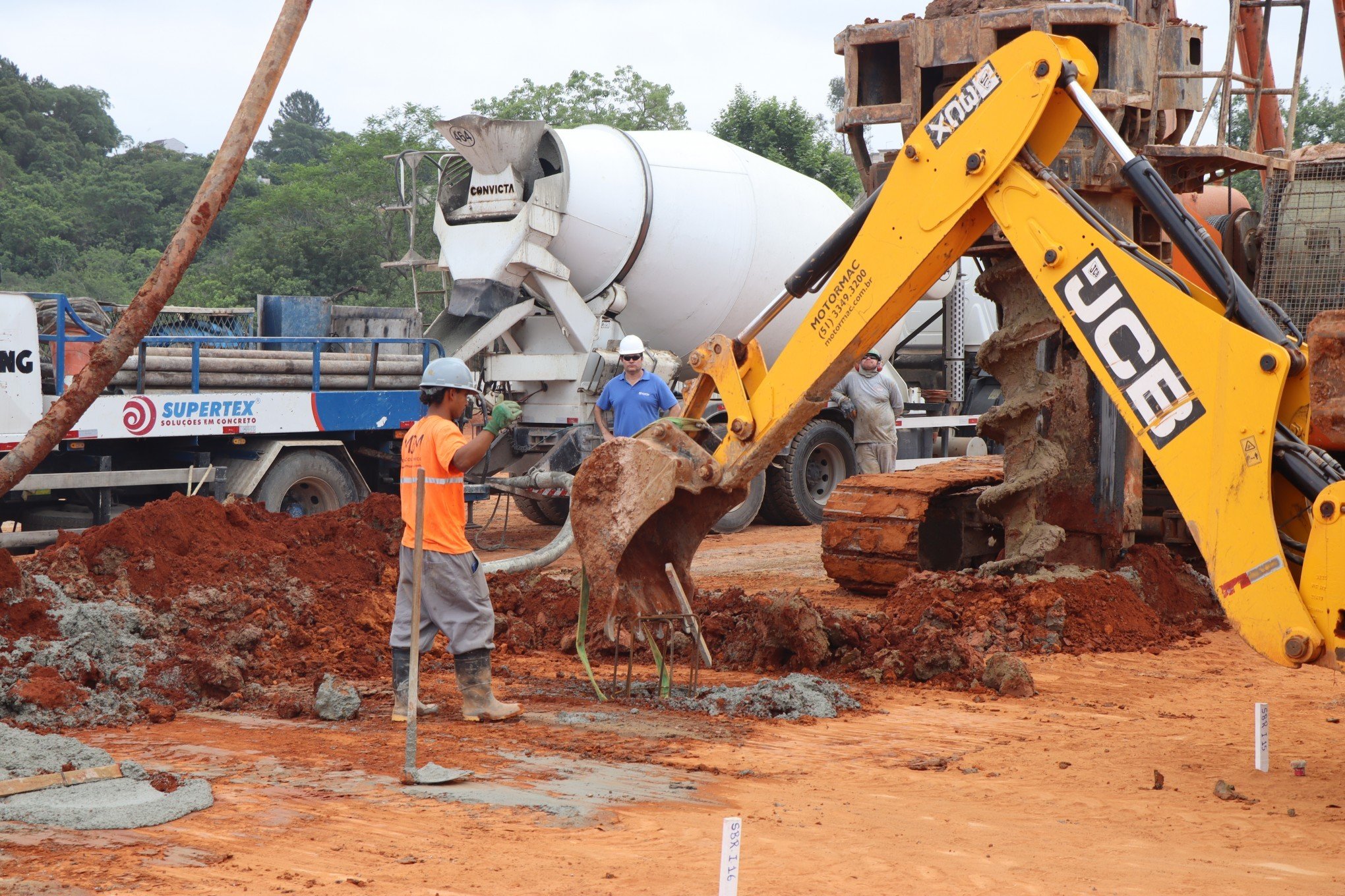 O início das obras da Estação de Tratamento de Esgoto que vai aumentar índice de esgoto tratado para 50%