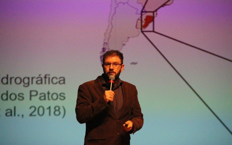 Fernando Mainardi Fan palestrou sobre o passado, presente e futuro dos desastres climáticos