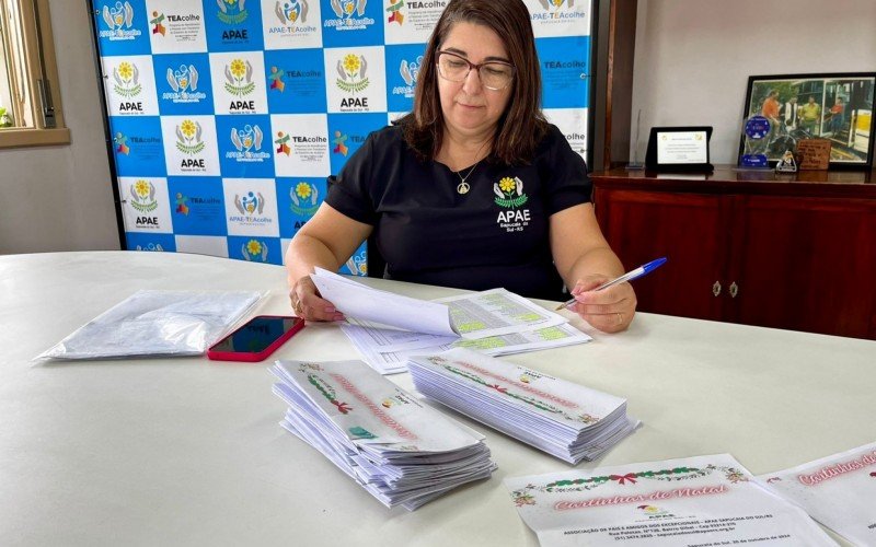 Nilza Silveira Disegna é a responsável por organizar as cartinhas 