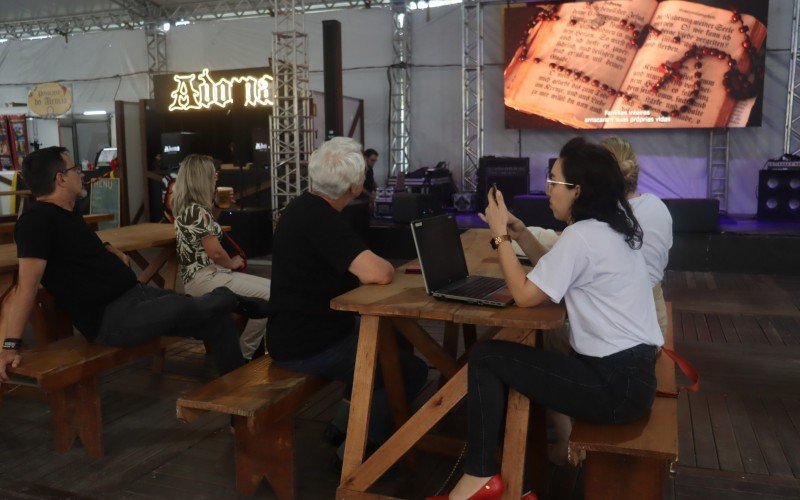 Documentário foi exibido no palco da Vila Germânica