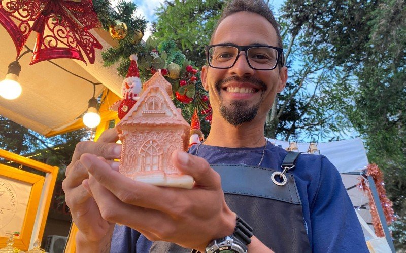 Everton Oliveira fez linha especial de Natal para a Vila do Artesanato