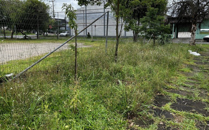 Moradores cobram melhorias em pracinha do bairro Canudos